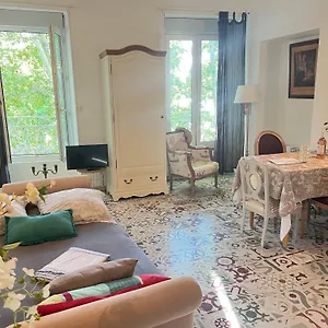 Apartment Les Coulisses De L'horloge - Wifi - 50 M Palais Des Papes, Avignon